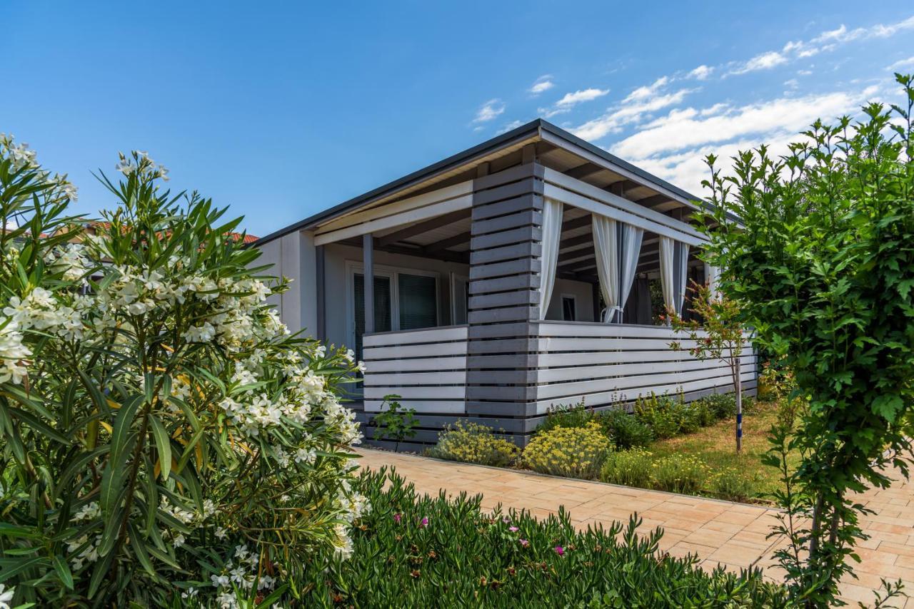 Rasin Mobile Homes *
